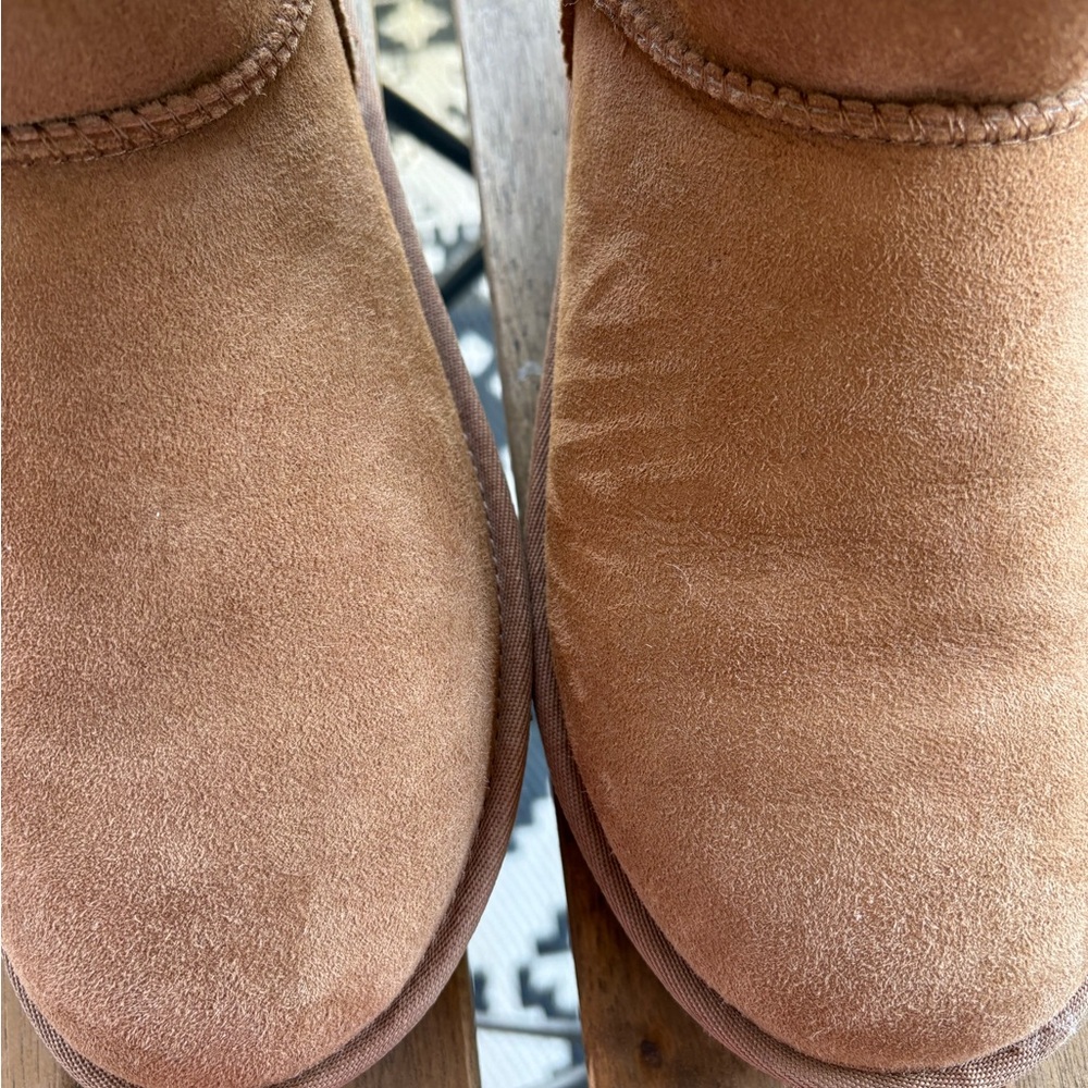 UGG Classic Short ll Boots LIKE NEW - Picture 5 of 6